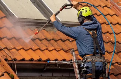 Démoussage et hydrofuge de toiture à Lessay